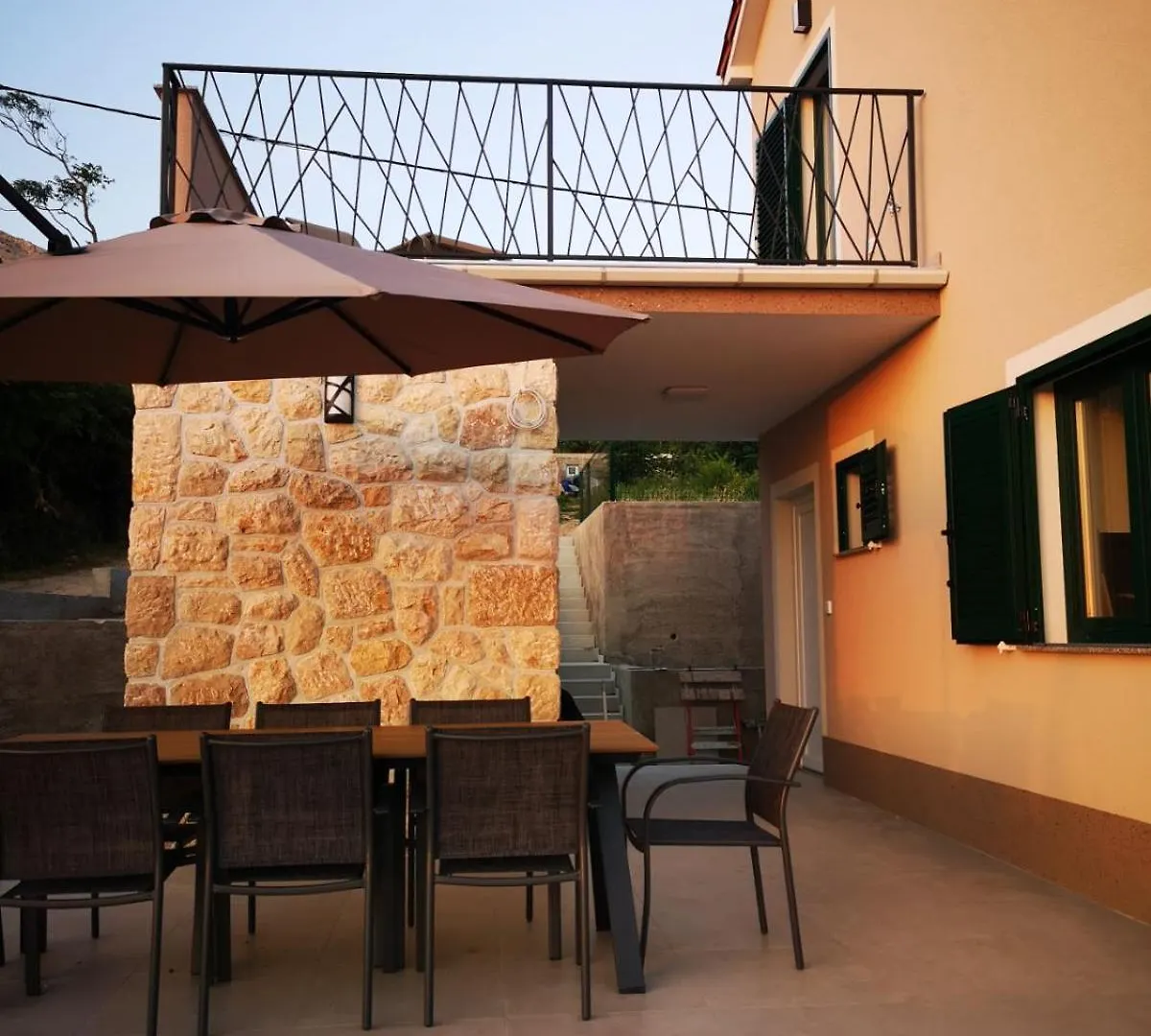 Villa Vista Arba 라브 0*,